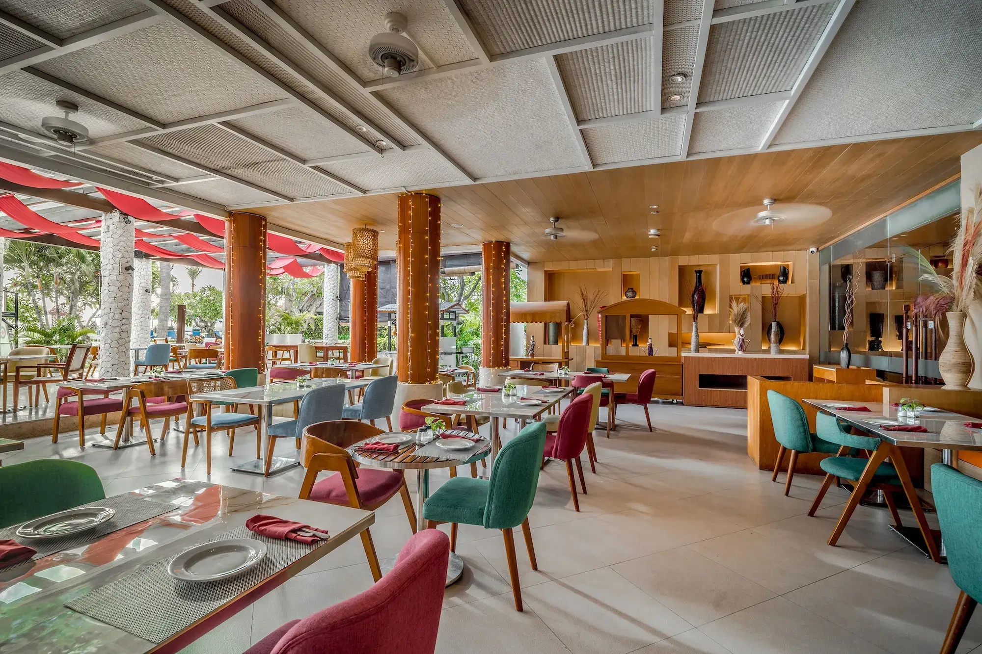 Holiday Inn Resort Baruna dining images