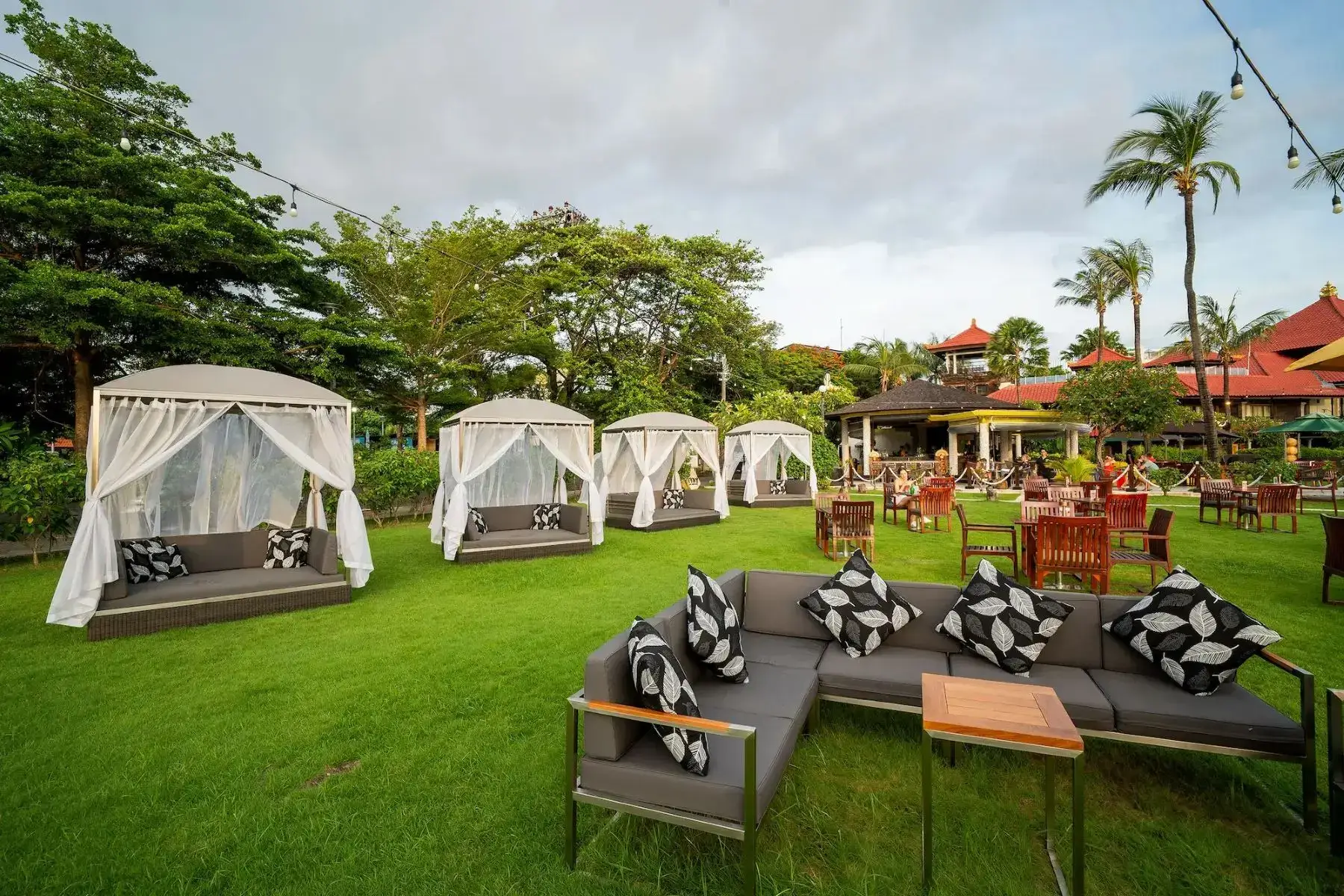 Holiday Inn Resort Baruna Bali Dining