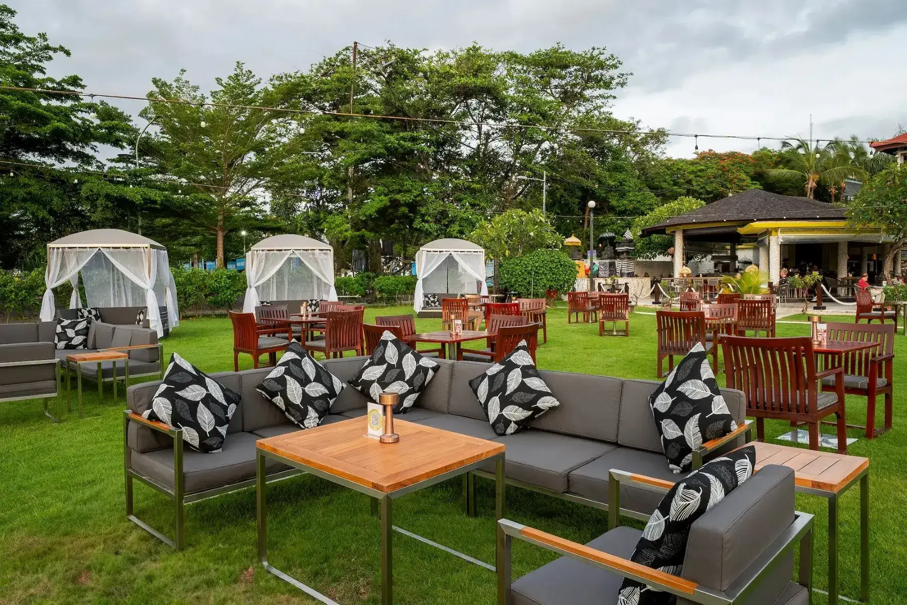 Holiday Inn Resort Baruna Bali Dining